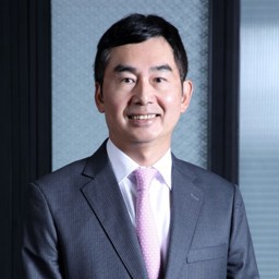 邱顯比